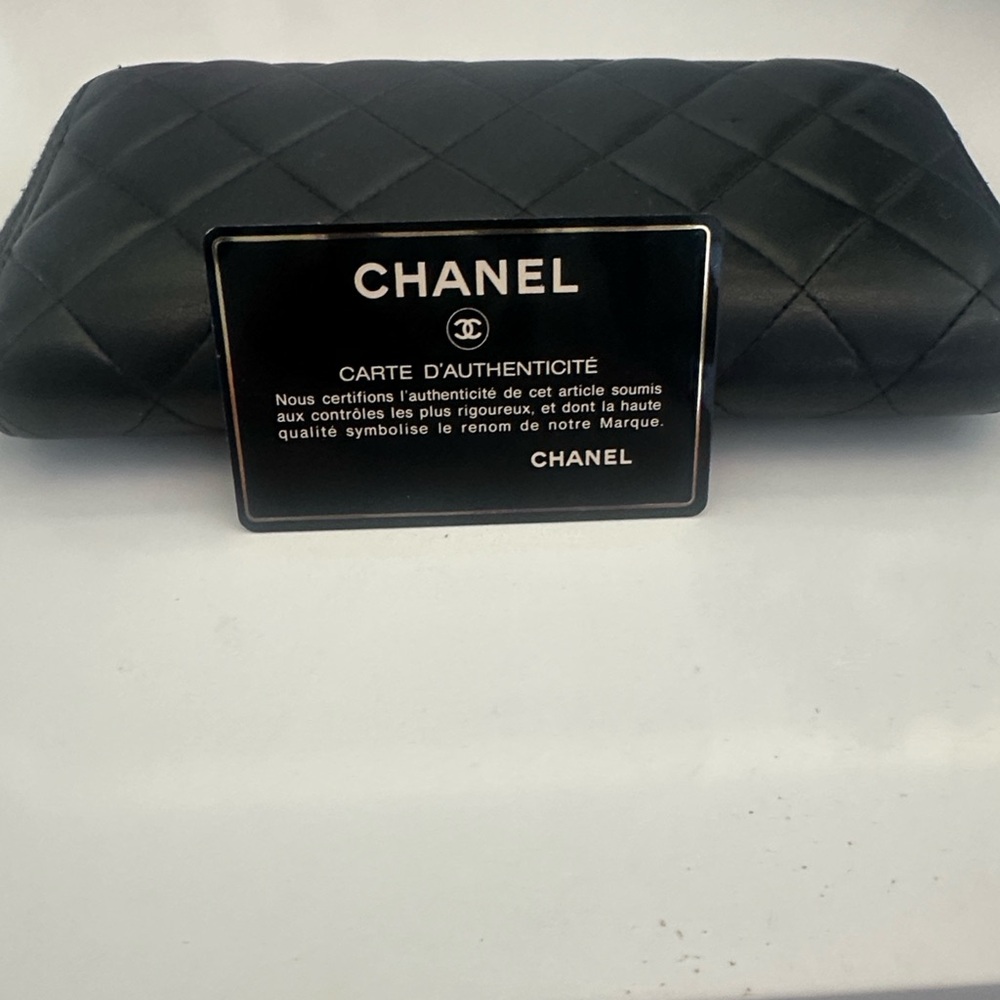 CHANEL Black Quilted Leather Wallet - Picture 4 of 14